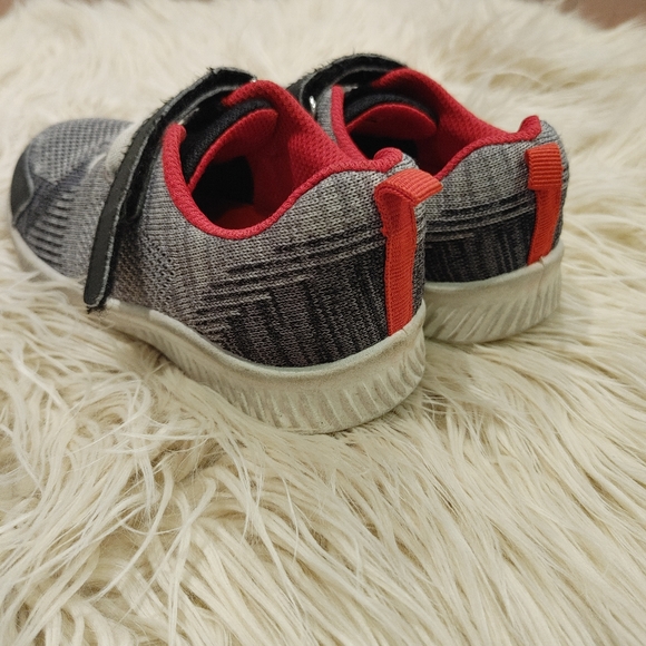 Toddler Size 10 Tennis Shoes - Picture 8 of 9